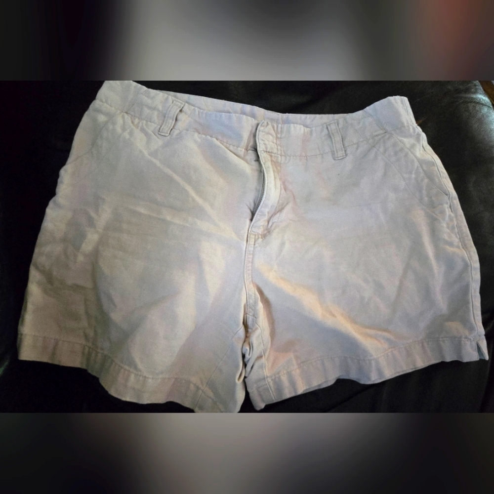 GAP Tan Bermuda Shorts Classic Summer Style Sz10 - Picture 1 of 8
